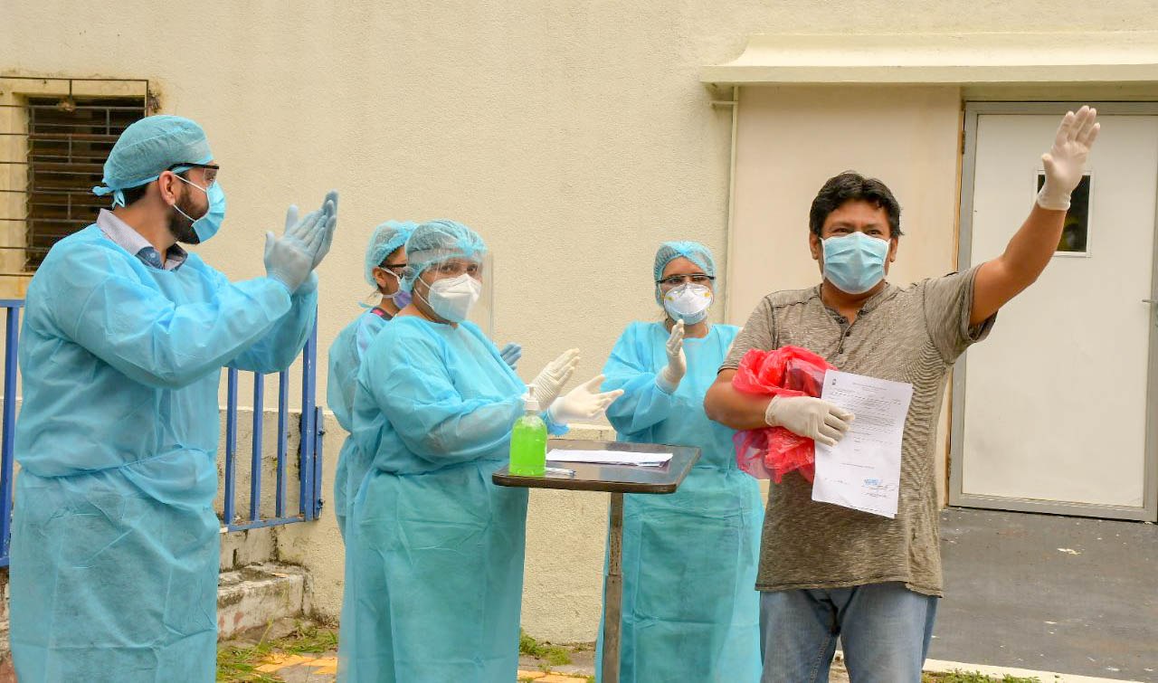 Dos nuevos pacientes vencen el COVID-19 en El Salvador dos-nuevos-pacientes-vencen-el-covid-19-en-el-salvador